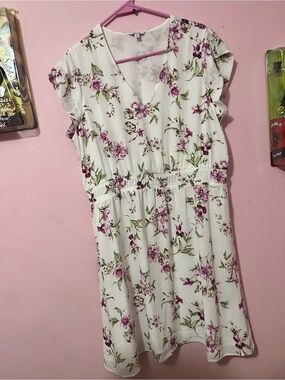 ⭐️White Floral V-Neck Midi Dress with Purple Flowers